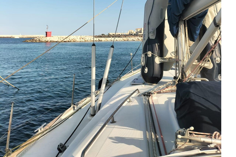 Syracuse: Guided sailing tour of Ortygia Island with a swim stop