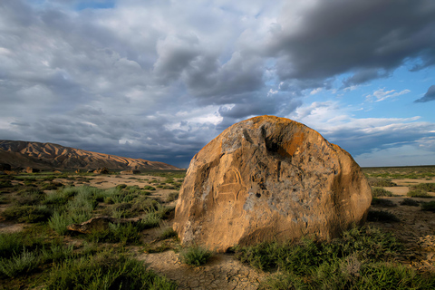 Baku: Off-Road to Gobustan, Mud Volcanoes & Tent Experience Gobustan Safari Tour