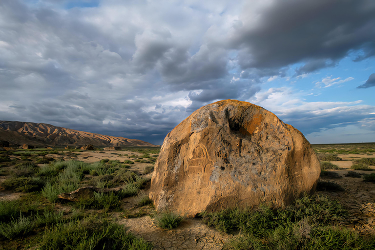 Baku: Off-Road to Gobustan, Mud Volcanoes & Tent Experience Gobustan Safari Tour