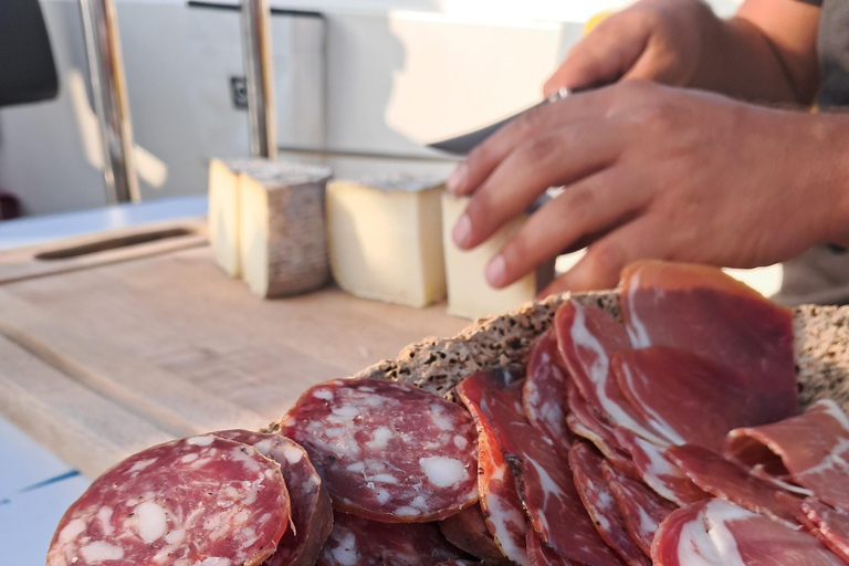Santa Giulia : Sunset Cruise & Apéritif on catamaran