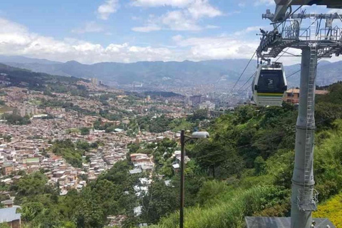 Medellín : Visite de la villeVisite de la ville + Comuna 13