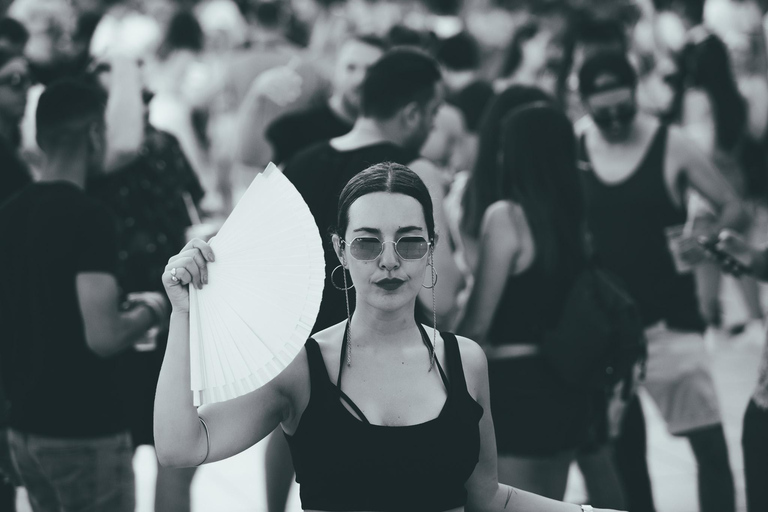 Barcelona: Beach Club Pool Party med DJ