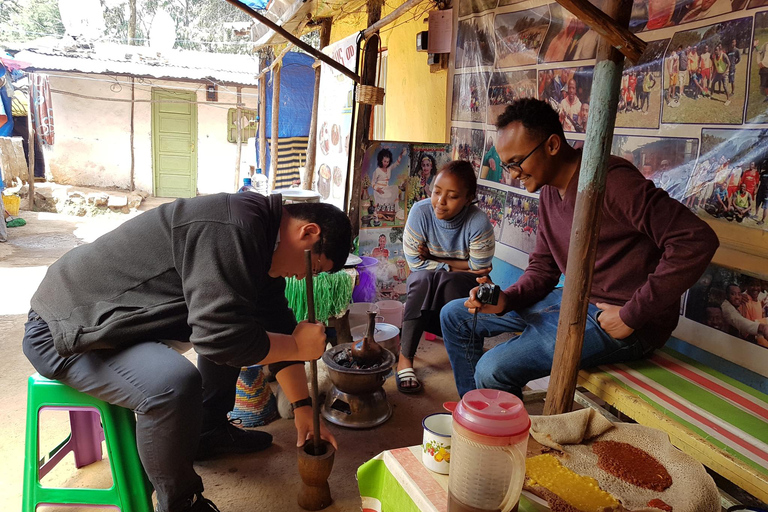 Addis Ababa: Silk Weaving, Pottery, and Coffee Tour