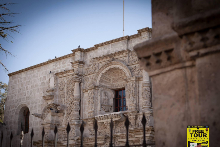 Arequipa: Sillar Route and Sunset City Tour with Guide