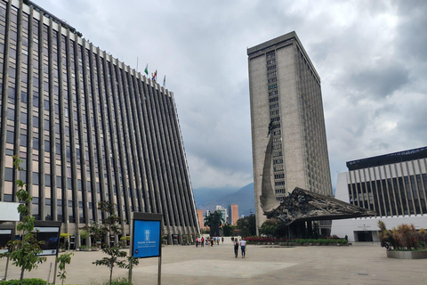 Medellín: Tour guiado a pie con paradas gastronómicas