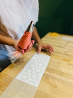 Parigi, classe culinaria del Macaron francese con uno chef - Housity