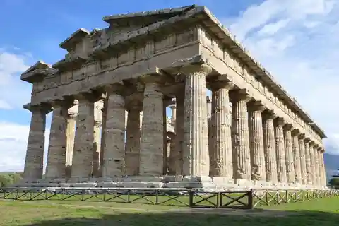 Sorrente : Temples de Paestum et visite d'une ferme de mozzarella de bufflonne