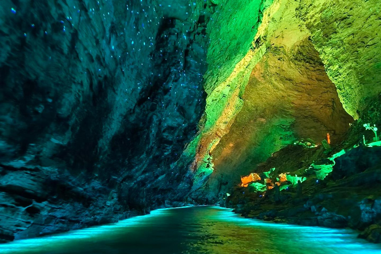 Zhangjiajie：Huanglong Cave & Underground Boat Tour Pass