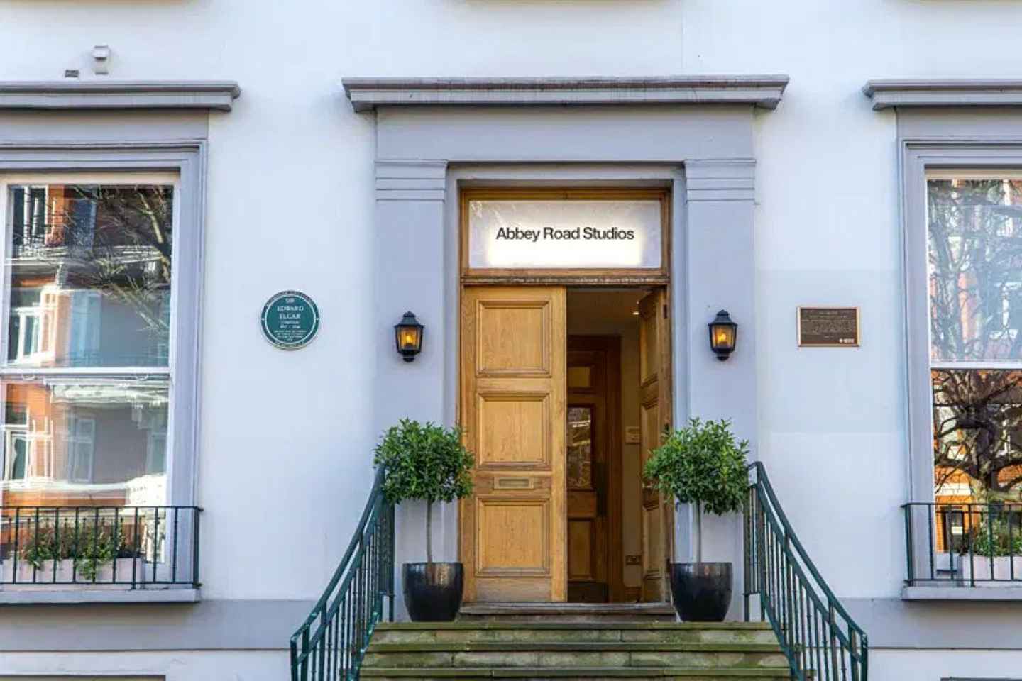 London: Beatles Magical Mystery Tour; Abbey Road, Savile Row