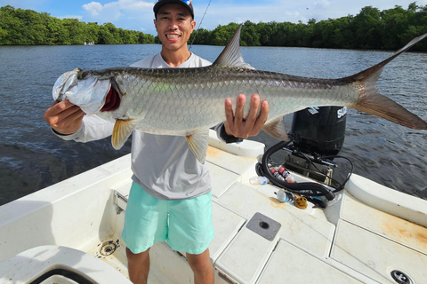 San Juan: Tarpon Fishing Charter with Guide
