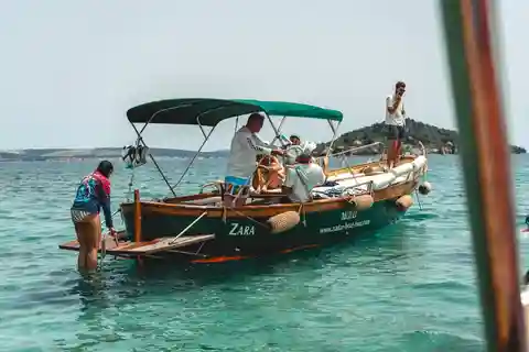Zadar : Croisière de plongée en apnée sur 3 îles avec Prosecco