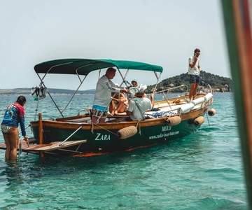 Zadar: 3 Island Snorkeling Cruise with Prosecco