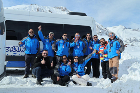 Day in Farellones and/or Valle Nevado with a full premium clothing kit Day in Farellones and/or Valle Nevado with breakfast (clothing not included)