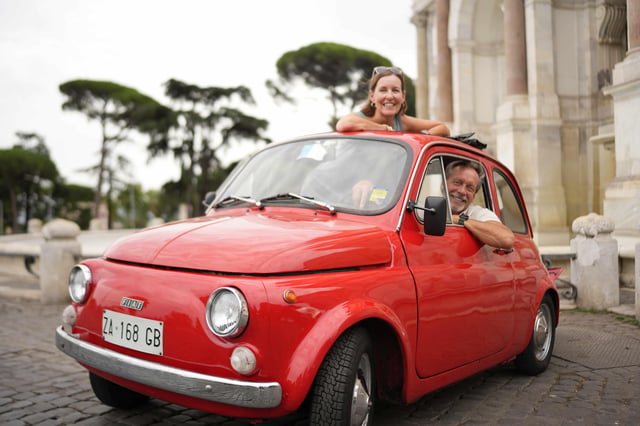 Roma: Esperienza Fiat 500 con gelato e foto