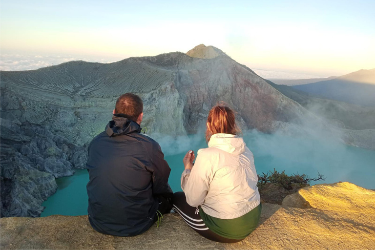 Depuis Bali : Randonnée au lever du soleil sur le volcan Ijen avec transfert et tous les frais