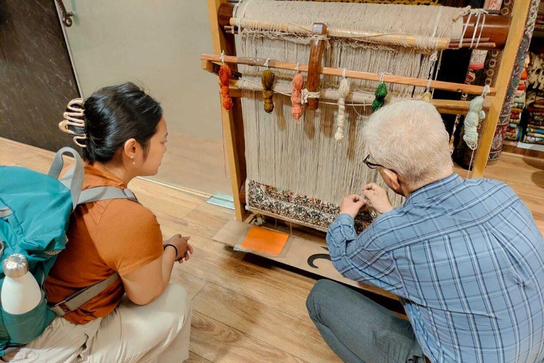 Delhi: Recorrido por la Ruta Textil con Interacción con ArtesanosCoste del tour de medio día