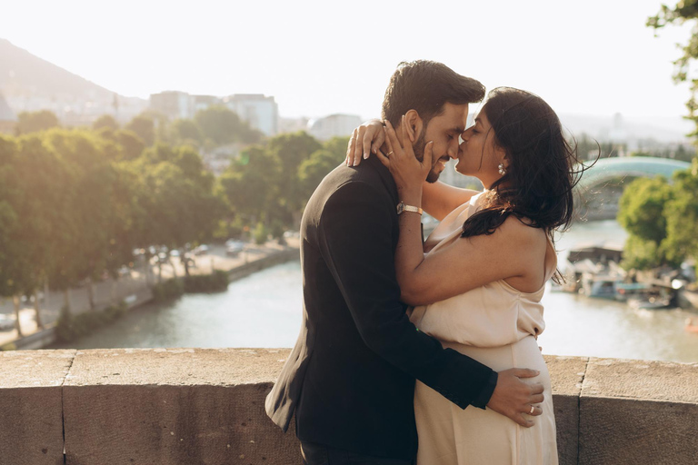 جلسة تصوير احترافية في تبليسي — صور شخصية، للأزواج والعائلاتالتقاط صور قصة الحب