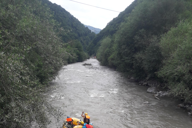 Tour privato guidato di un giorno intero ai monti Gudauri e Kazbegi