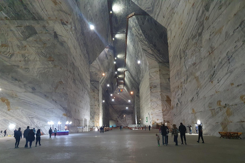 Desde Bucarest: tour privado de volcanes fangosos y minas de sal