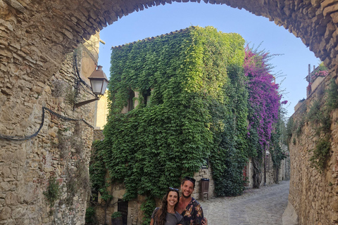 Barcelona: Private Trip, Girona, Medieval Town, Coast & Wine Private Day Trip