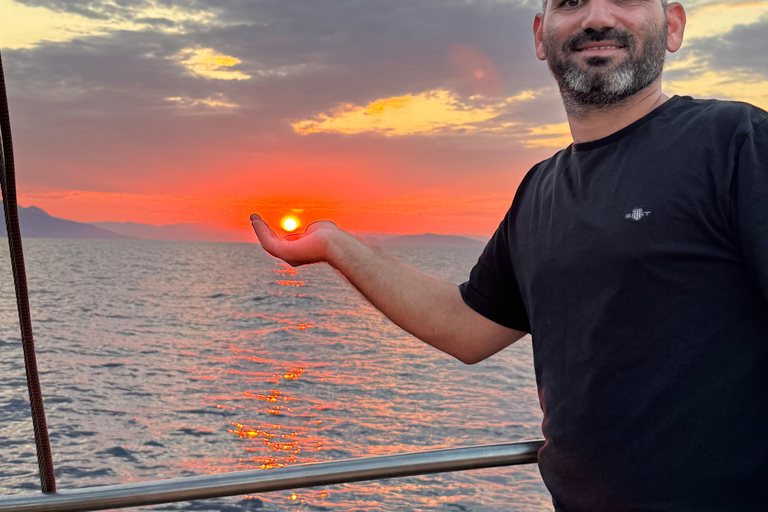 Sunset Cruise Athens Riviera – Half Day Swimming&BBQ onBoard