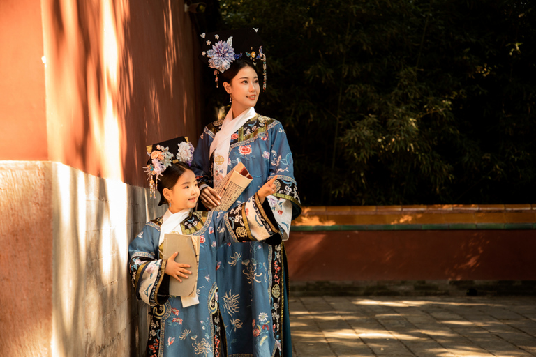 Beijing: Chinese Qing Dynasty Costume Travel Photography