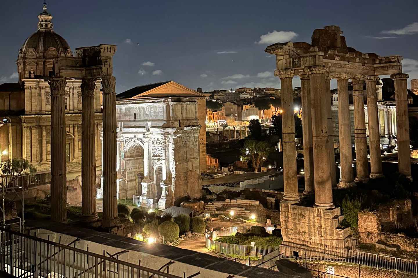 Rome Illuminated. Night Tour in Van