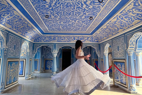 From Delhi: Jaipur & Amber Fort Guided Tour by Private Car Tour With Private Car, Driver, Guide and Entrance Tickets