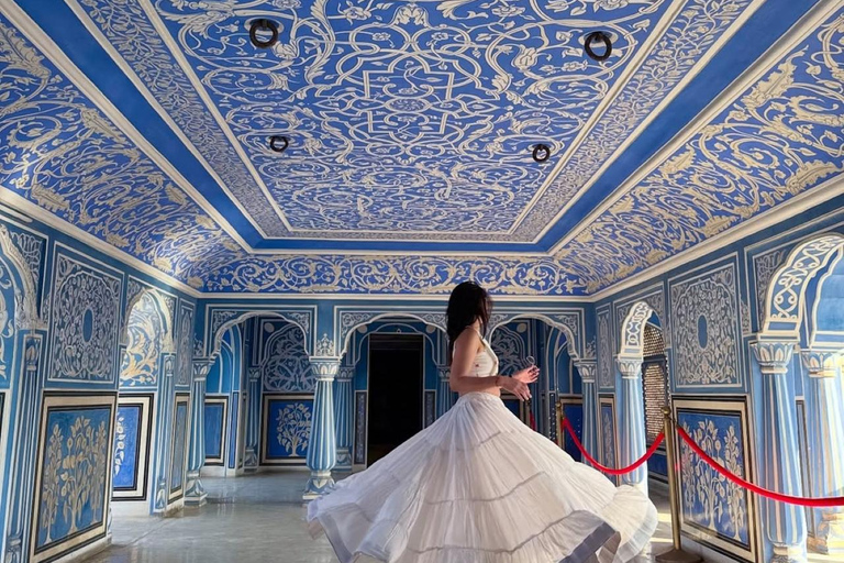 From Delhi: Jaipur & Amber Fort Guided Tour by Private Car Tour With Private Car, Driver, Guide and Entrance Tickets