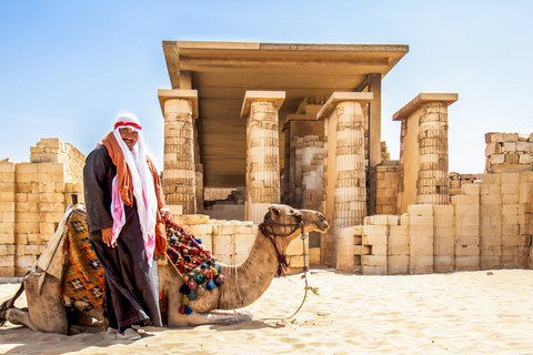 Pirámides de Guiza, Saqqara y Menfis: tour privado, almuerzo