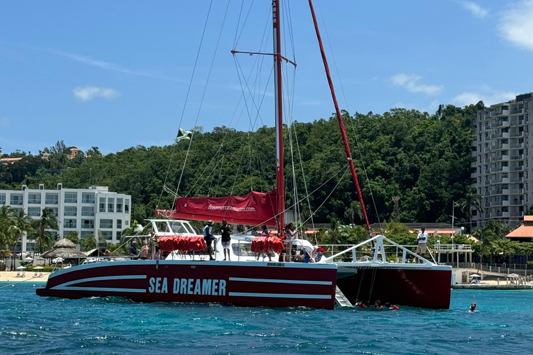 Montego Bay: Crucero privado en catamarán con snorkel