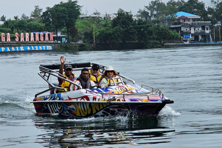Yogyakarta: escursione al tempio di Sukuh e Cetho e al lago SaranganYogyakarta: escursione di un giorno ai templi di Sukuh e Cetho e al lago Sarangan
