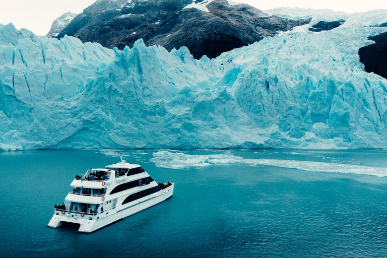 El Calafate: All Glaciers Cruise Tour l Spegazzini & Upsala Entry ticket with Transportation