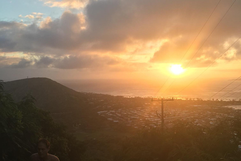 Oahu: Koko Crater Sunset Hike with Pickup