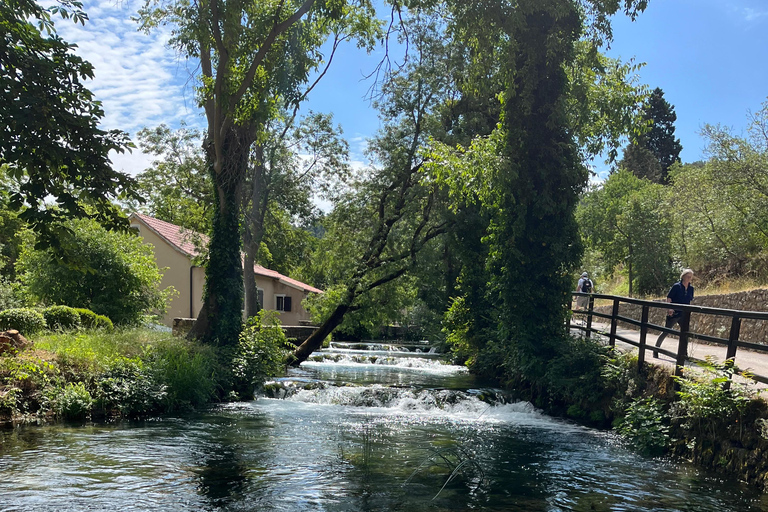 Zadar: wycieczka do wodospadów Krka, rejs statkiem i kąpielPopołudniowa wycieczka z Zadaru do Krki z biletami i rejsem