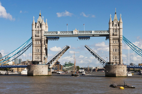 London: History on the banks of the Thames Walking Tour