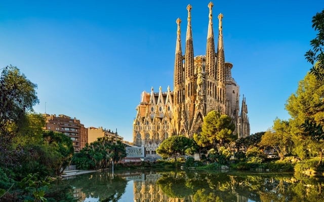 Barcellona: Tour privato di mezza giornata con visita guidata da un abitante del luogo