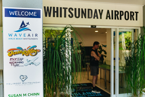 Depuis Airlie Beach : Vol panoramique des Whitsundays avec prise en charge