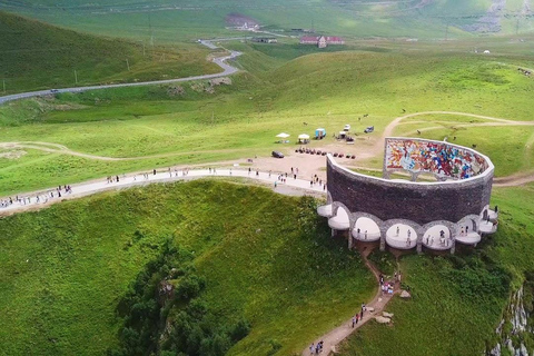 From Tbilisi to: Gudauri and Kazbegi Day Trip including JEEP