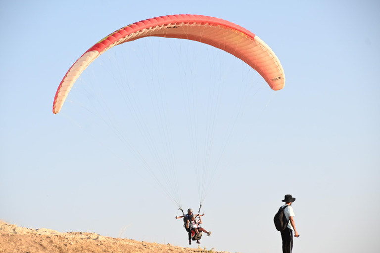Avventura a Marrakech: parapendio, giro in cammello e colazione