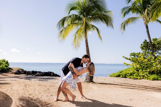 Private Vacation Photoshoot with Photographer in Honolulu