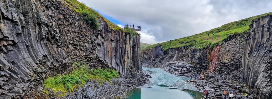 Excursion à terre à Seyðisfjörður : canyon de Stuðlagil et thermes de Vök