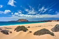Graciosa Island, Jeep Safari Playa De las Conchas - Housity