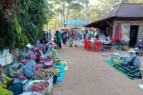 Siem Reap: Tonle Sap Lake & Floating Village Tour Tour in a Tuk Tuk