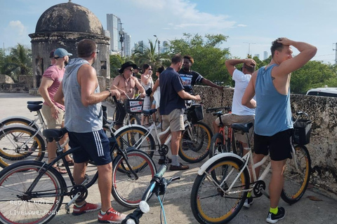 Cartagena: tour storico, culturale e di graffiti in bicicletta