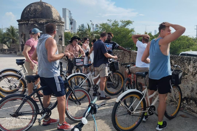 Cartagena: Historical, Cultural and Graffity Bike Tour