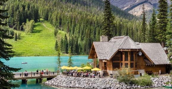 Lake Louise, Moraine, Emerald & Johnston Canyon VIP Tour