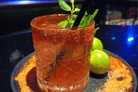 Experiencia guiada de pubs en Delhi: camina, bebe y repiteExperiencia guiada por los pubs de Delhi: camina, bebe y repite