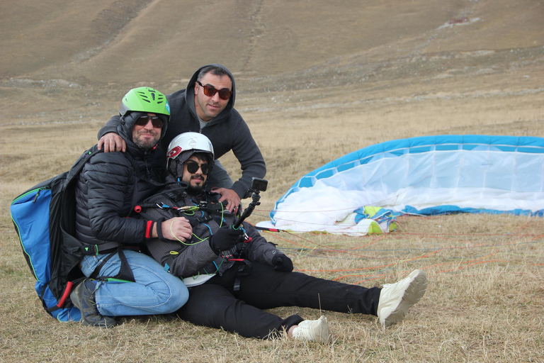 Georgia: Paragliding tandem flight in Gudauri with video Georgia: Paragliding flight in the mountains and video of it