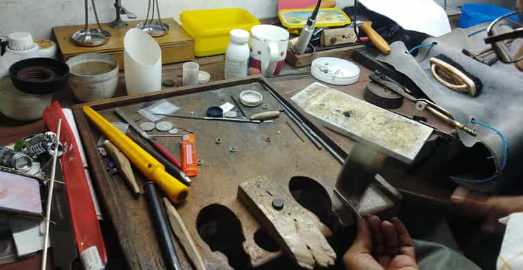 Galle: Traditional Jewelry Making Workshop with snacks photo 10